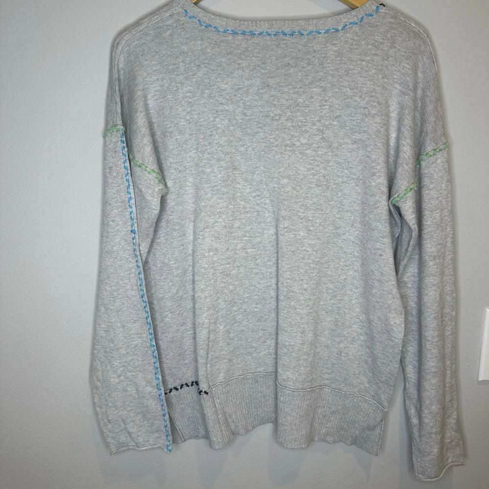 Women’s L Elegant‎ Gray Sweater with Embroidered Details